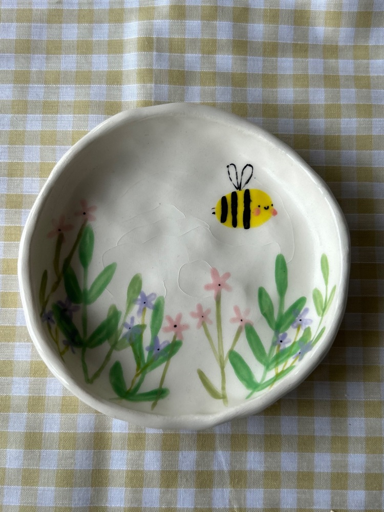 Bee and flowers dish