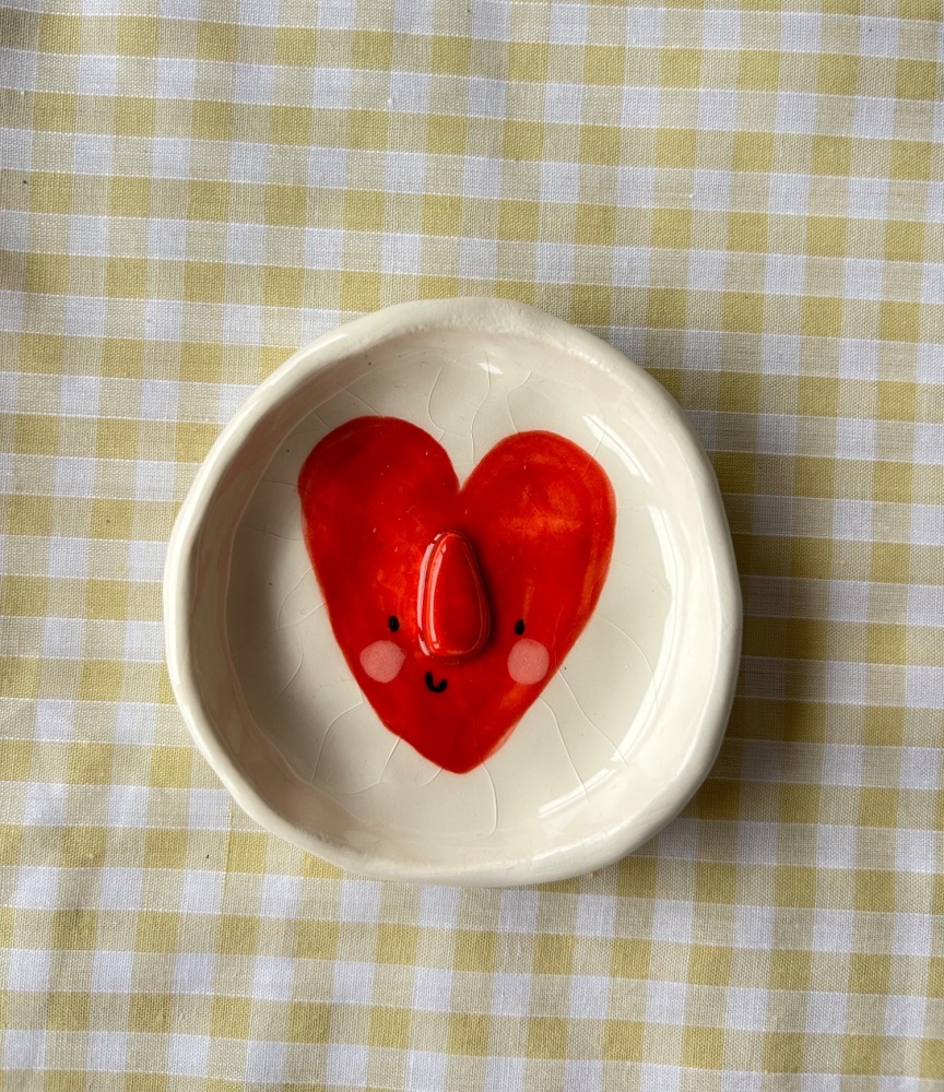 Smiley heart dish