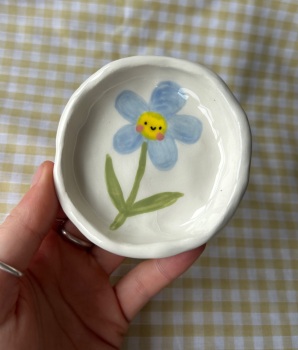 Blue flower dish