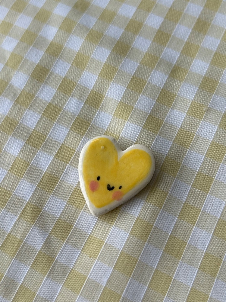 Yellow heart magnet