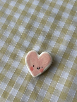 Light pink heart magnet