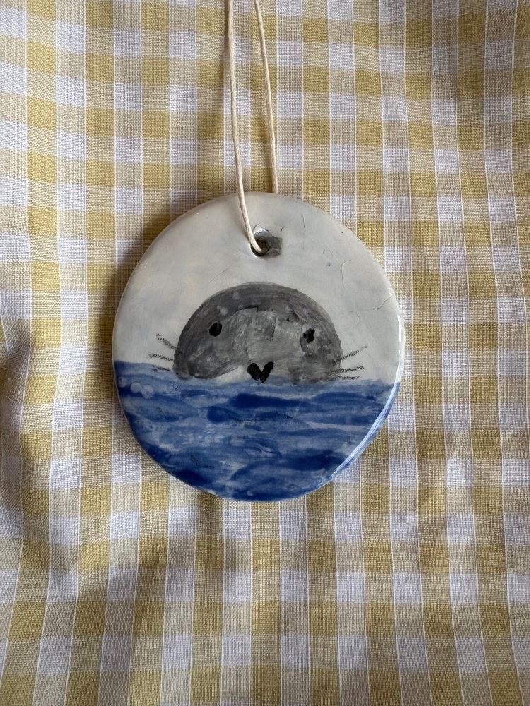 Seal ceramic hanging