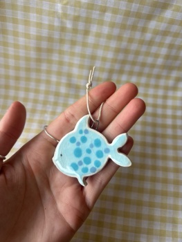 Spotty fish hanger