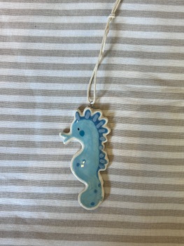Seahorse hanger ( blue )