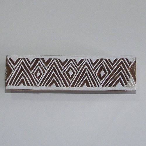 <!--041-->(B 41)Border - Diamond, with zig zags