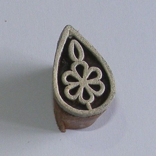 <!--018-->(F 18)Teardrop Flower