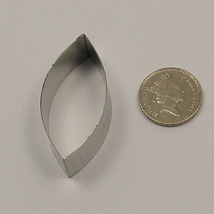 <!--080-->(C 23) Leaf (small)