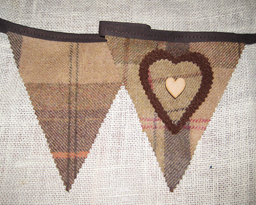 Rustic Heart Bunting - Toffee