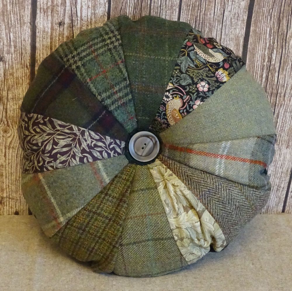 Round Patchwork Cushion - Green Style 1