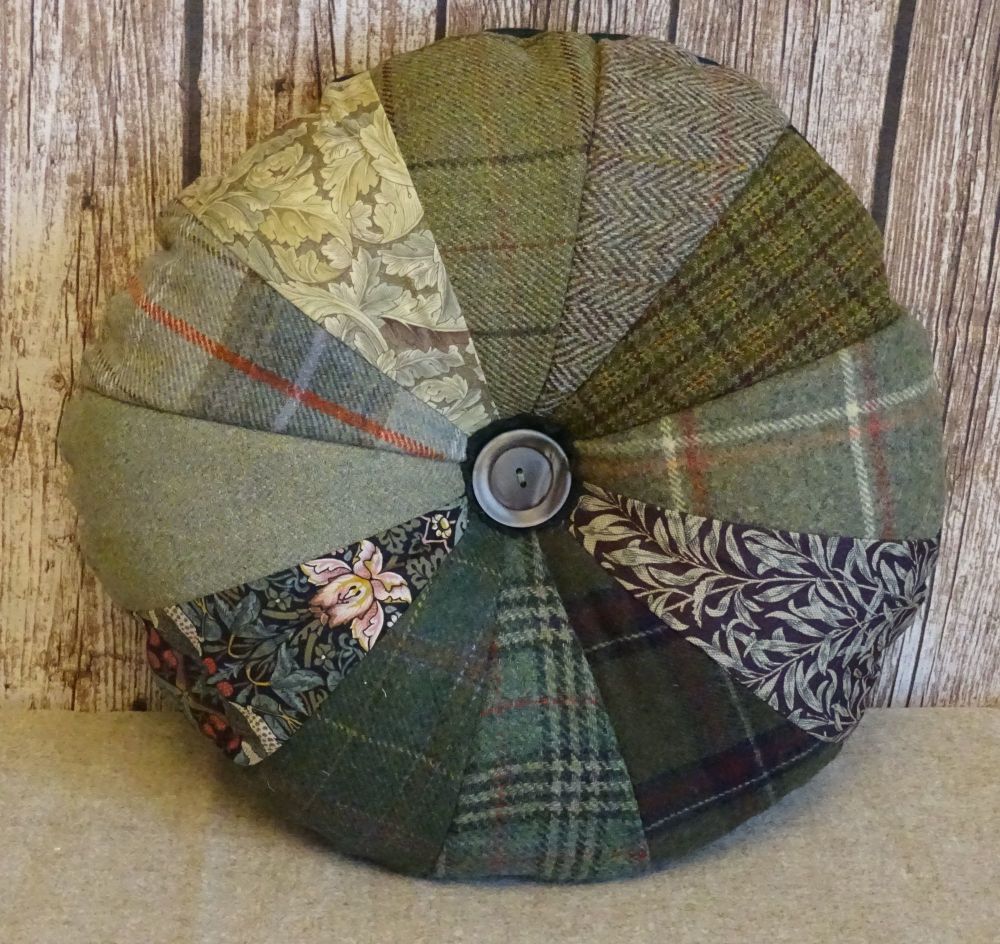 Round Patchwork Cushion - Green Style 2