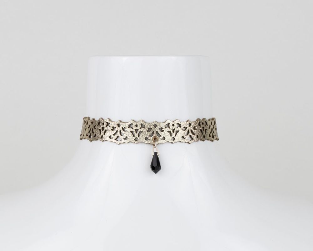 Leather Lace Choker With Swarovski Crystal In Metallic Colours 