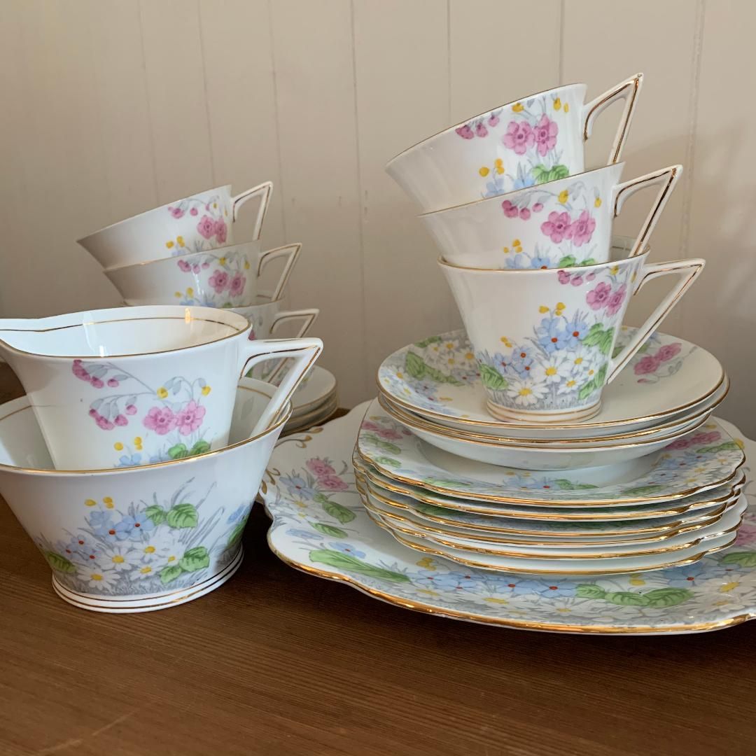 Beautiful Vintage Floral Tea Set