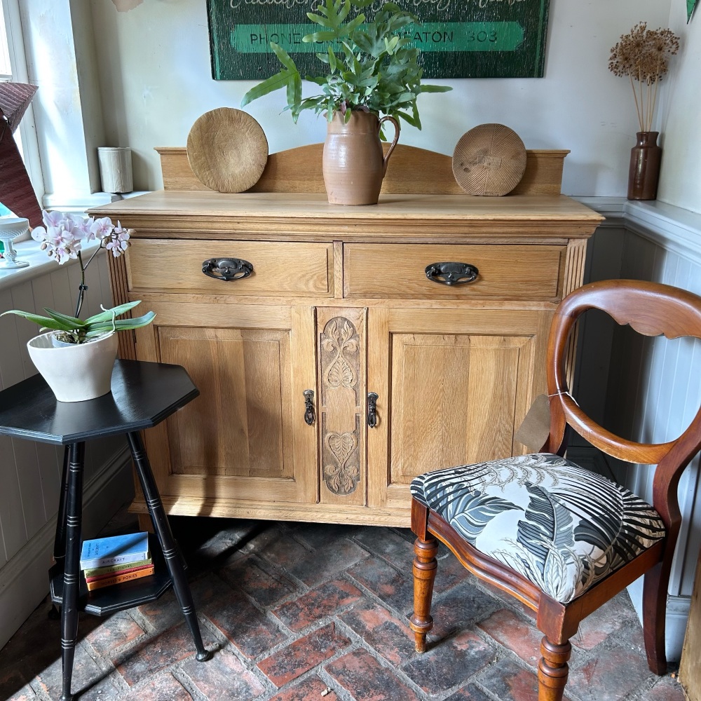 Beautiful Arts & Crafts Oak Sideboard/Dresser