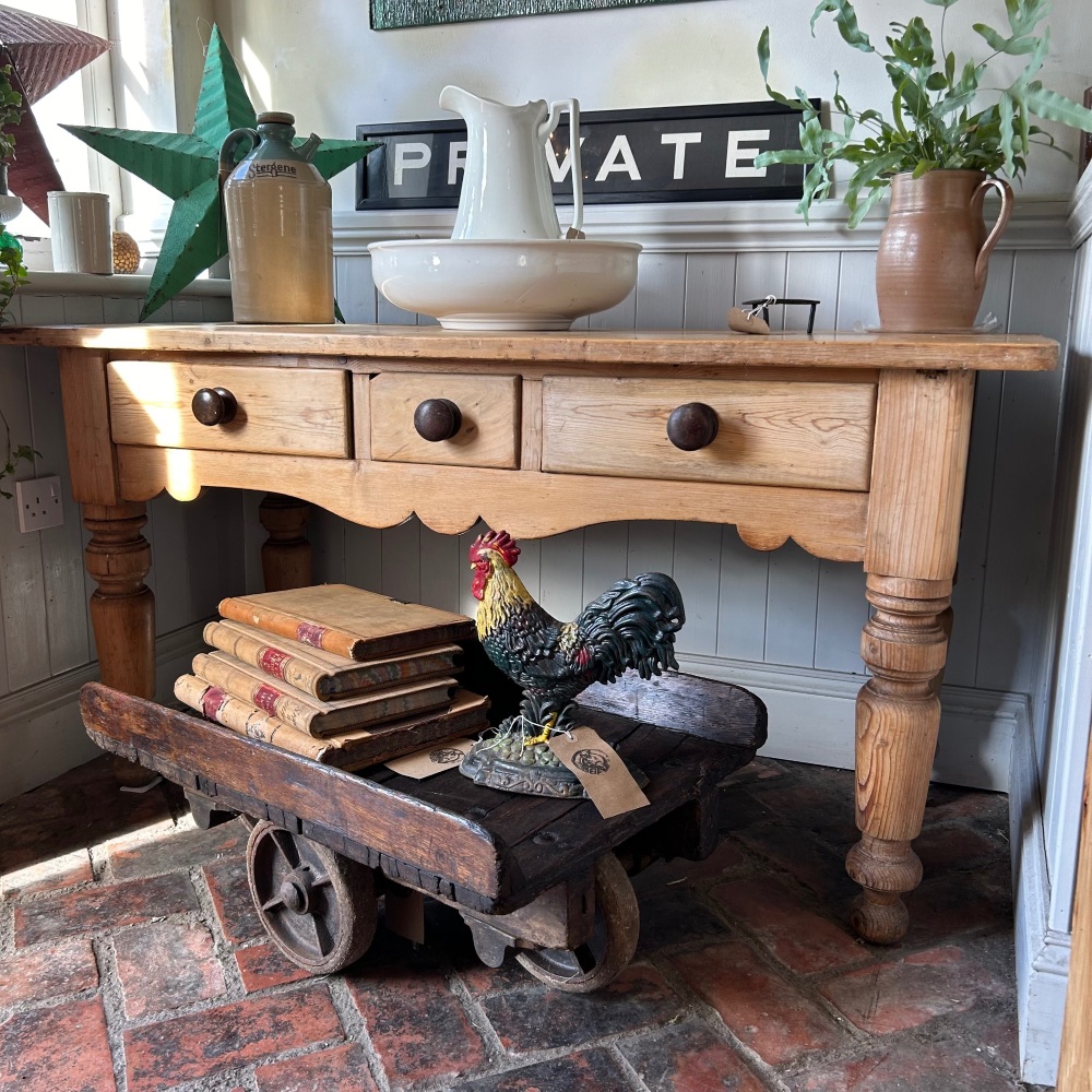 Beautiful Antique Pine Table