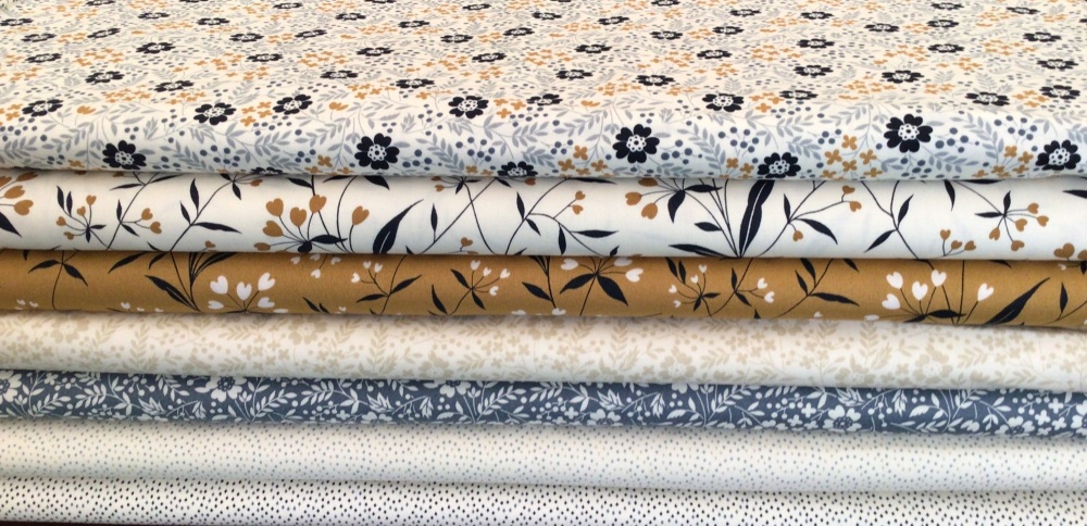 Moda | Arabesque | 7-Fat Quarter Fabric Bundle (&pound;15 metre)