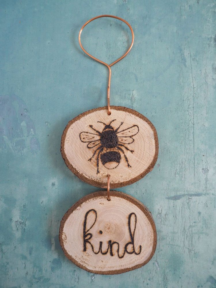 Hanging Wood Slice & Copper Bee Kind Wall Decoration