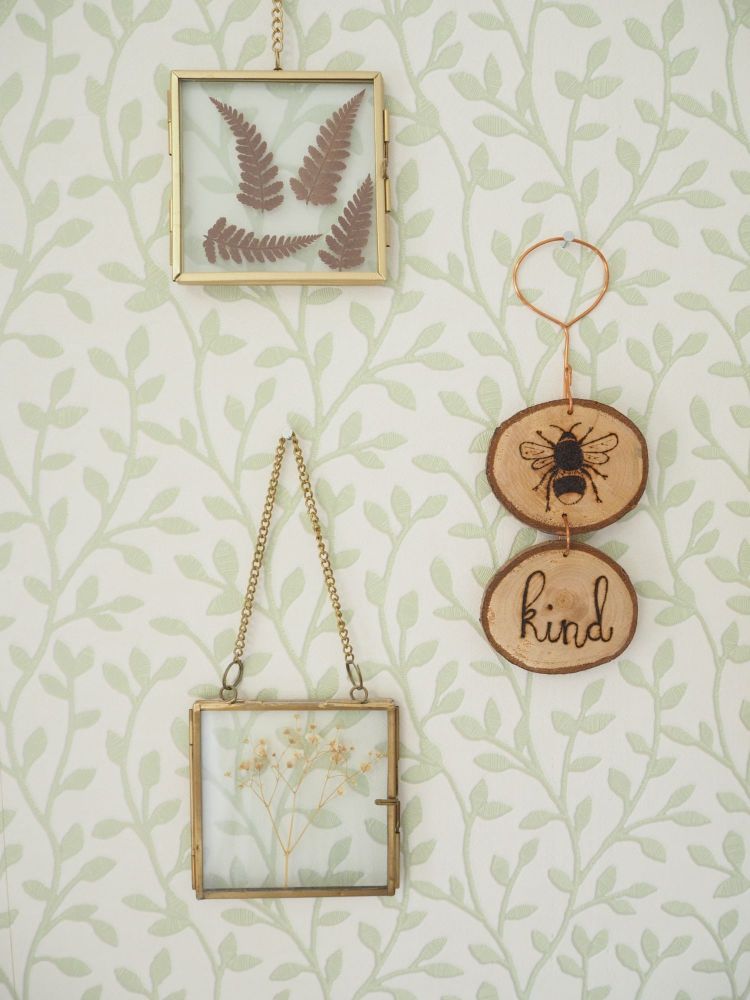 Hanging Wood Slice & Copper Bee Kind Wall Decoration
