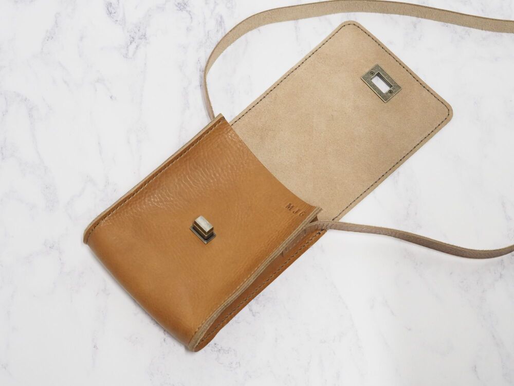 Genuine Hand Stitched Leather Winnie XL Shoulder Bag - Tan Brown and Cream