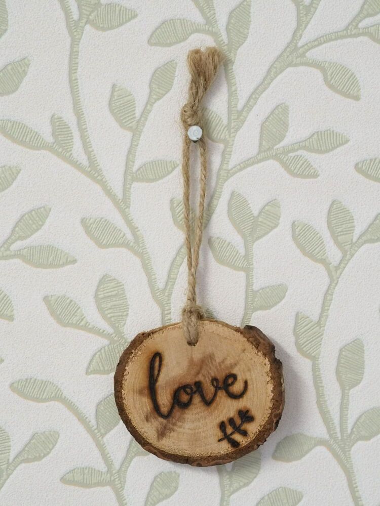 Wood Slices Small Hanging D&eacute;cor - love - Super Seconds