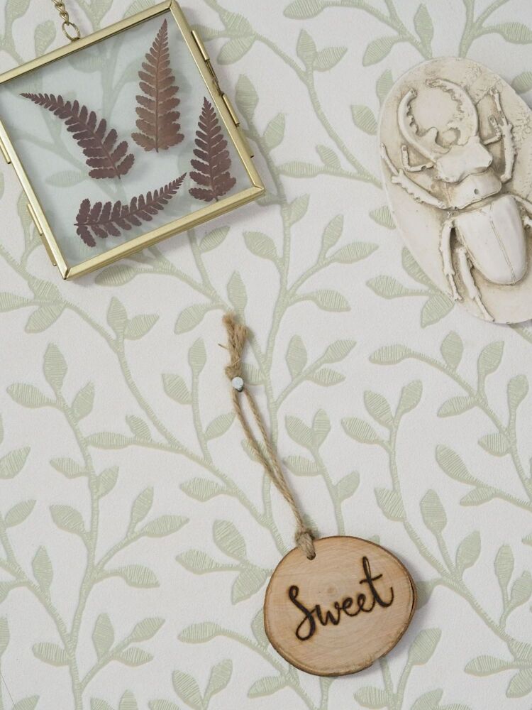 Wood Slices Small Hanging D&eacute;cor - sweet - Super Seconds