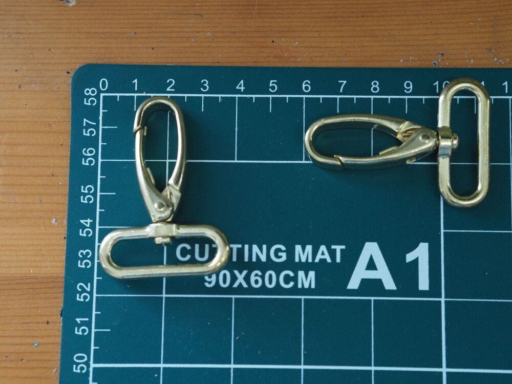 30mm lobster clasps - packs of 10