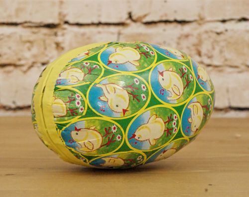 Gisela Graham Paper Nesting Hollow Eggs with Chick Design - Set of 2
