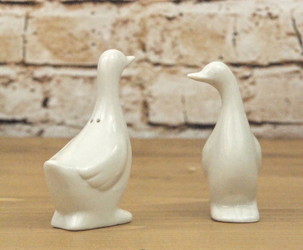 Gisela Graham White Porcelain Geese Salt and Pepper Set
