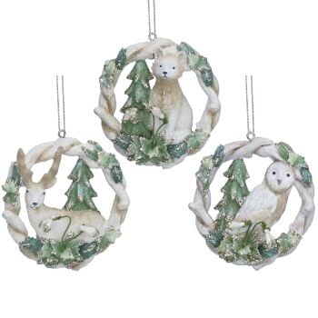 Resin Animal Wreath with Mistletoe