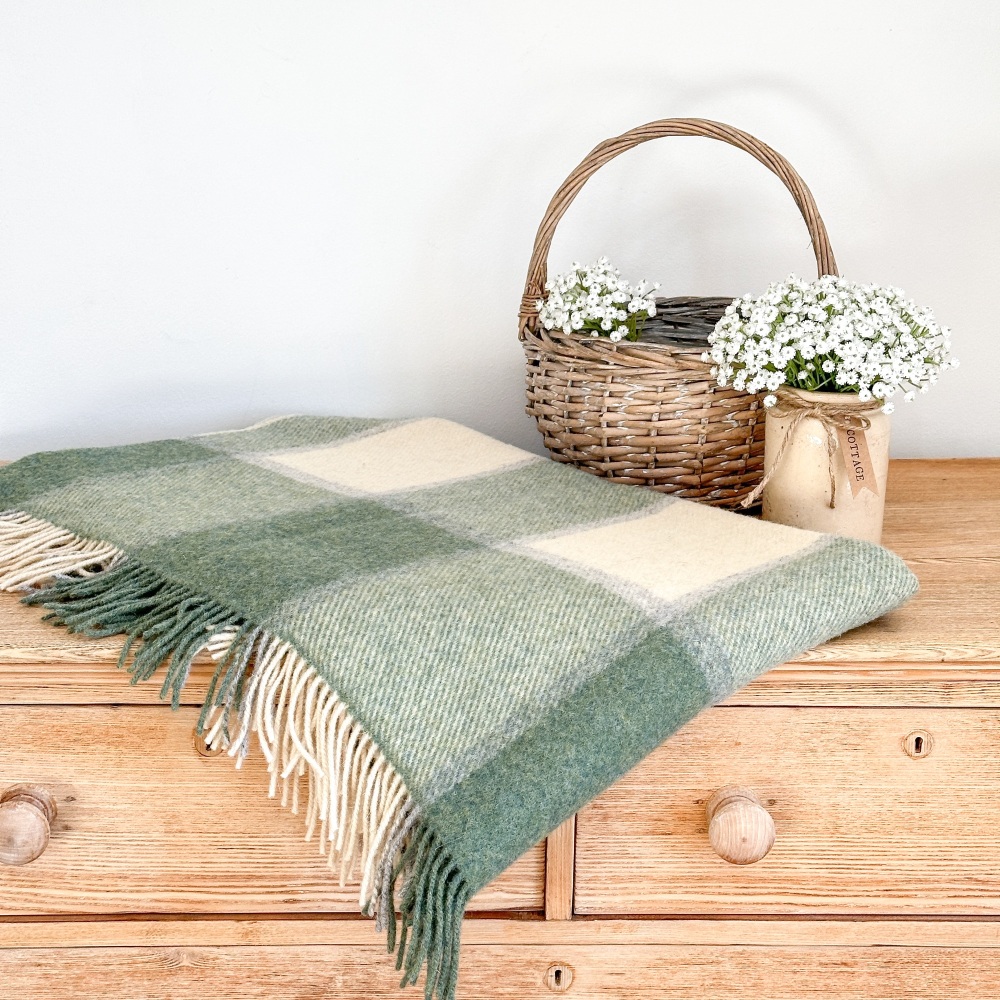 Wool Throw - Sage Green