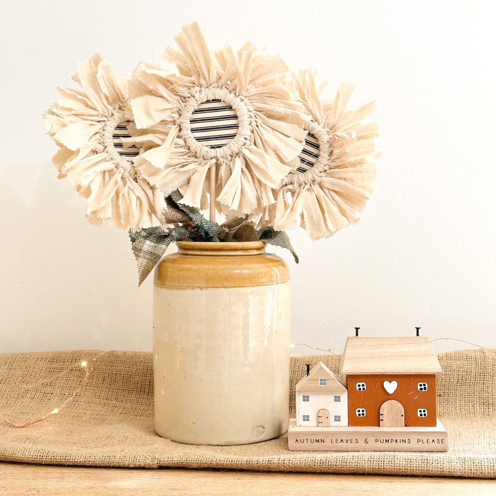 Fabric Primitive Sunflowers - Farmhouse Linen