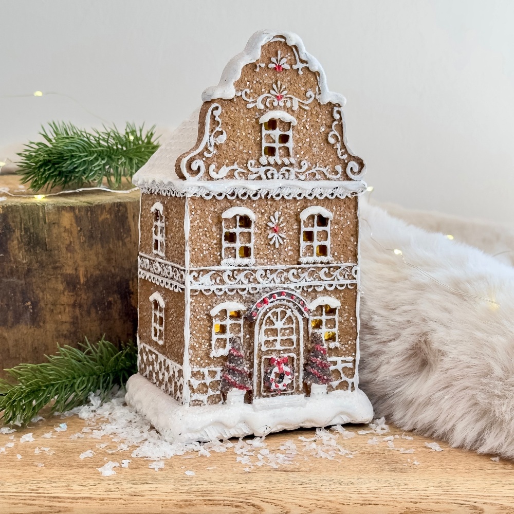 Gingerbread House - Round Roof