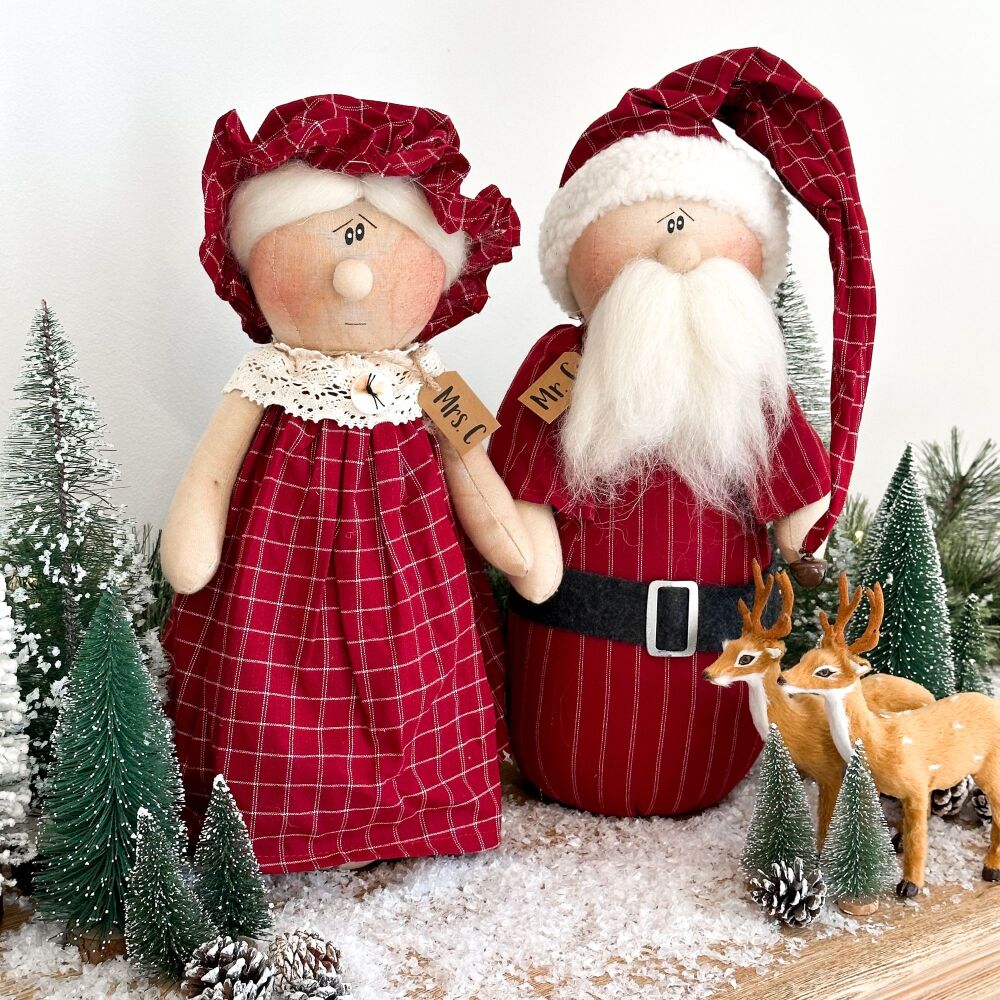 Mrs + Mrs Claus - Primitive Christmas Home