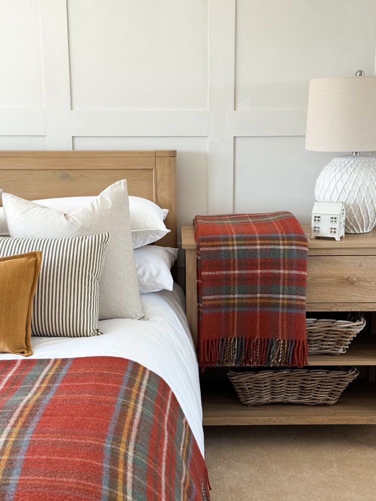 Nevis - Large Wool Throw
