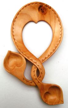 Unusual Double heart shaped bowl Lovespoon with Celtic knotwork