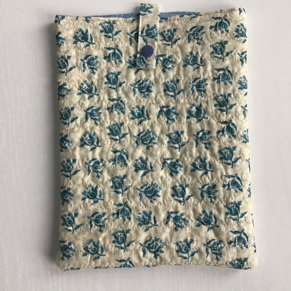 Thistle pattern quilted iPad case