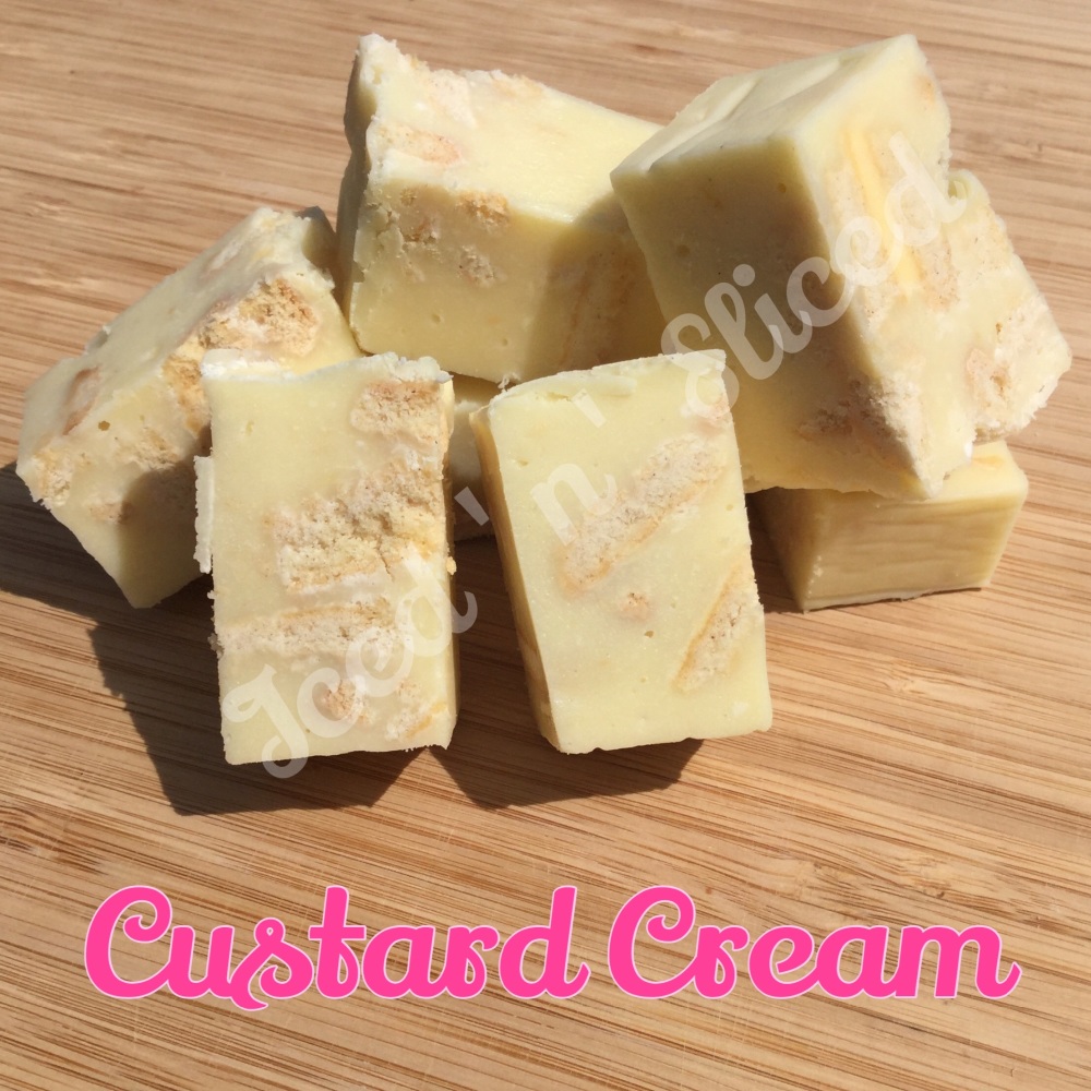 Custard Cream fudge pieces