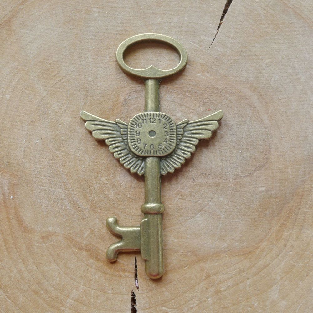 Large Winged Clock Key (C146)