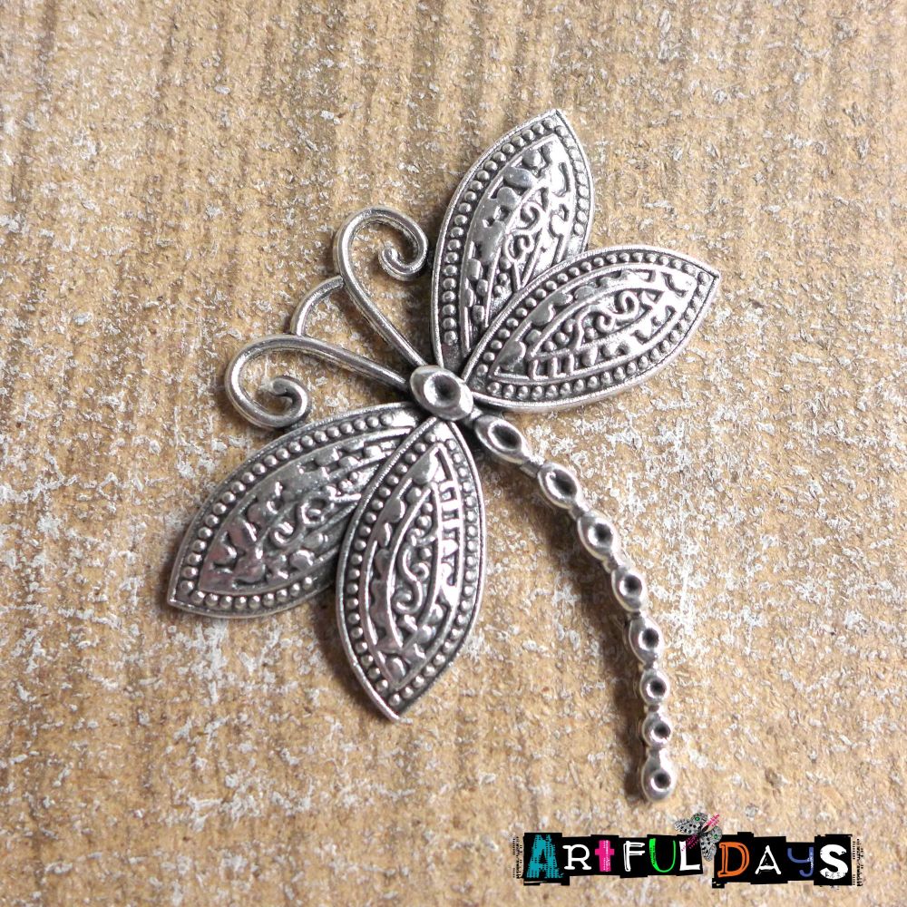 Large Silver Dragonfly (C124)