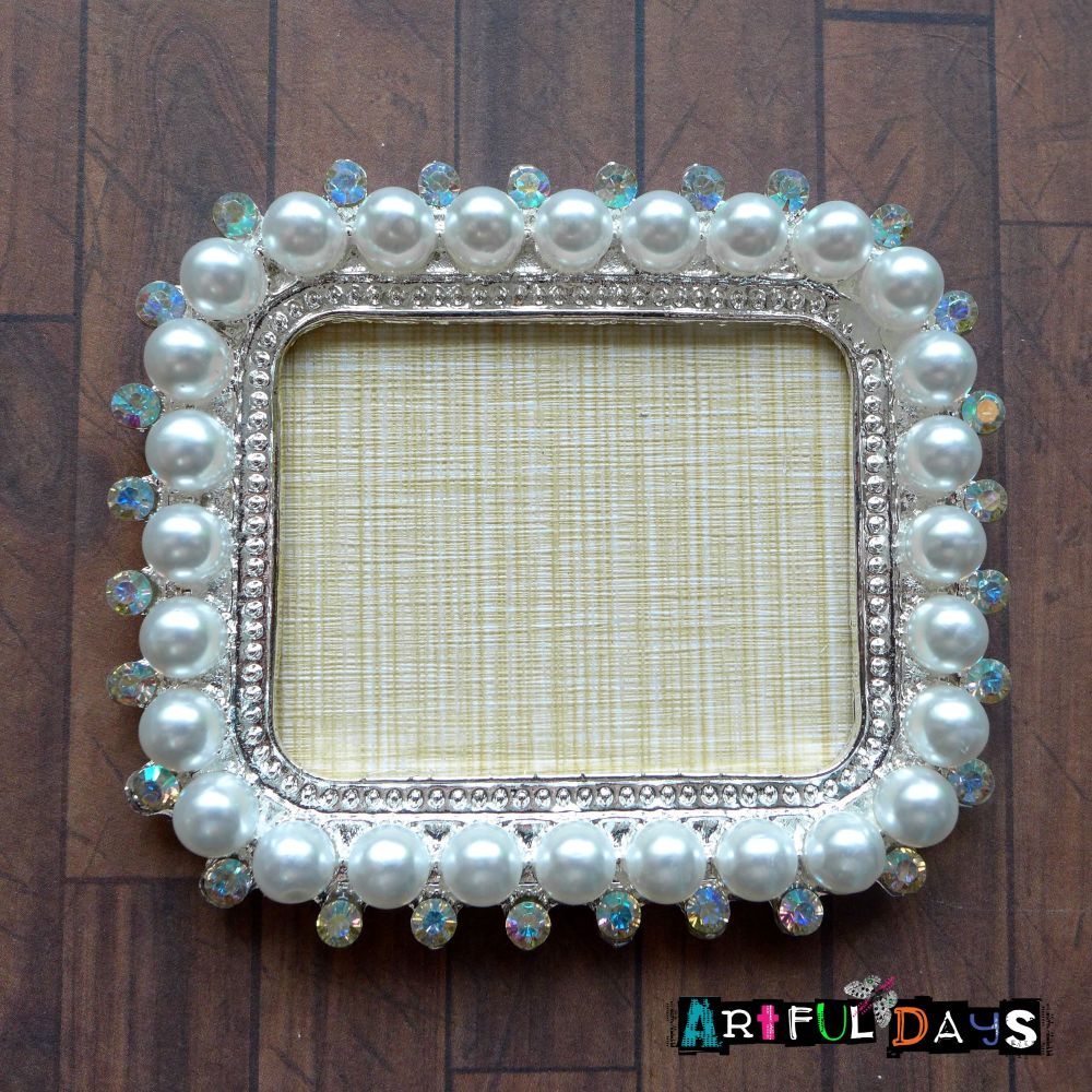 Sparkling Pearl  & Silver Rectangle Frame