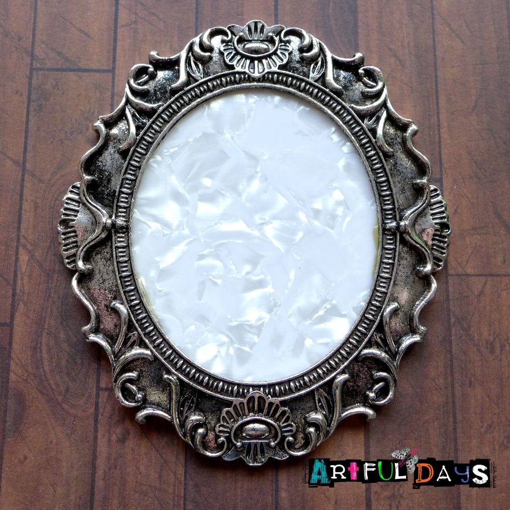 Stunning Oval Ornate Aged Silver Metal Frame
