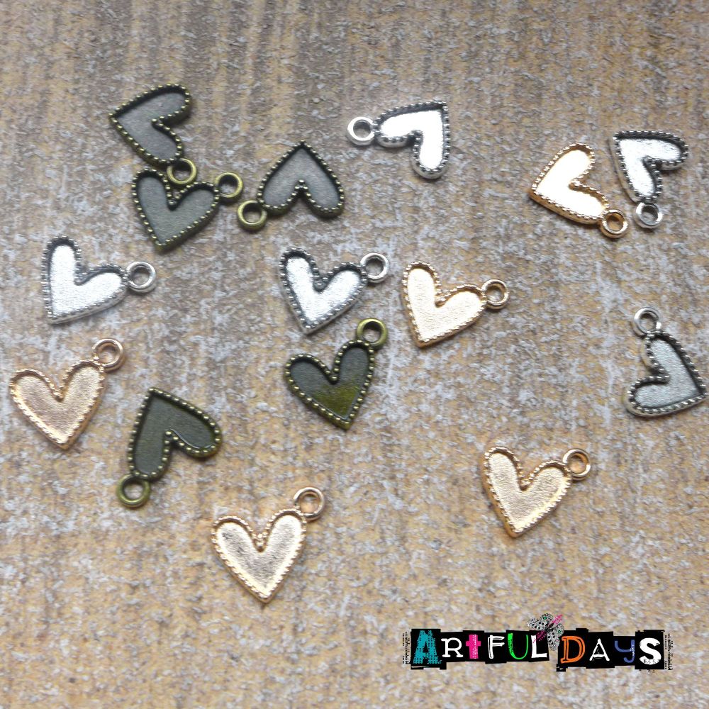 Mini Metallic Heart Charms - Valentines Day (C071)