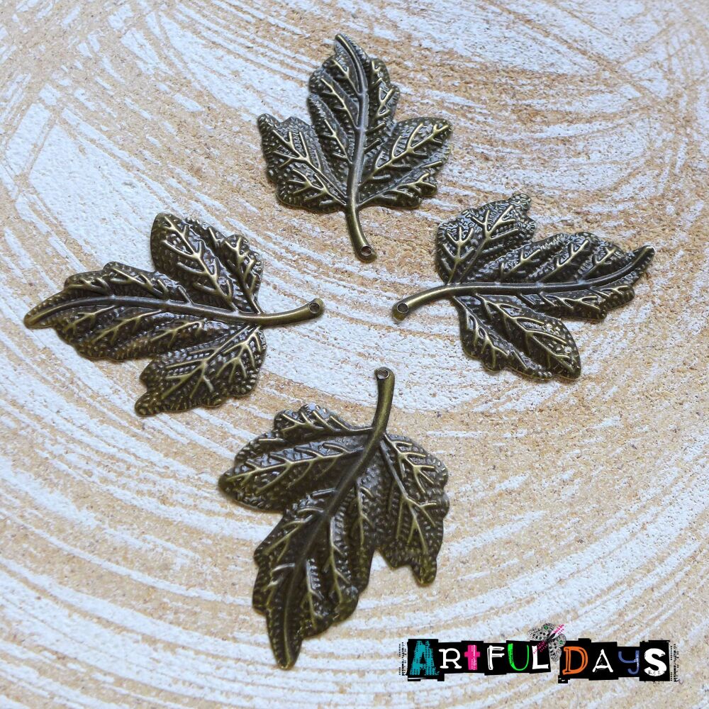 Bronze Maple Leaf Charms 4pcs (C096)