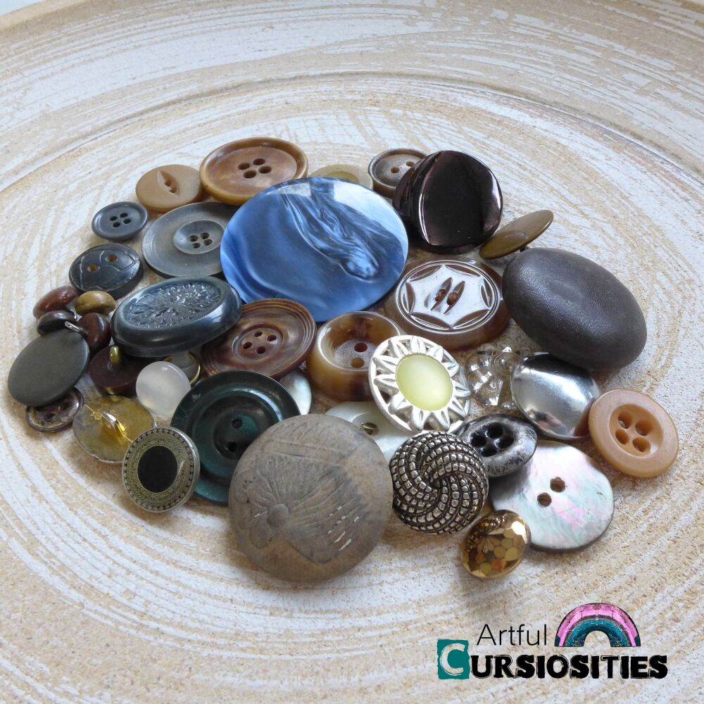 Old Vintage Buttons Browns/Neutrals - AC036