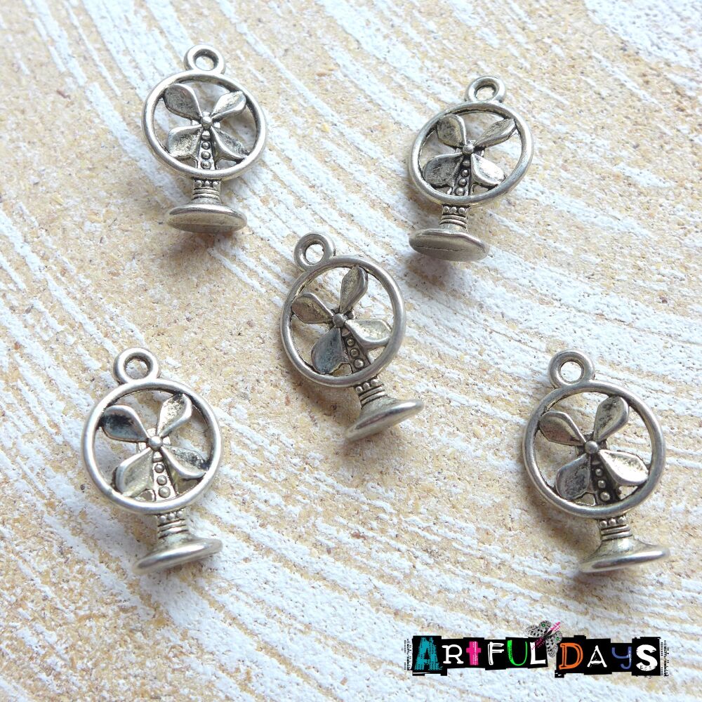 Mini Silver Fans (C073)