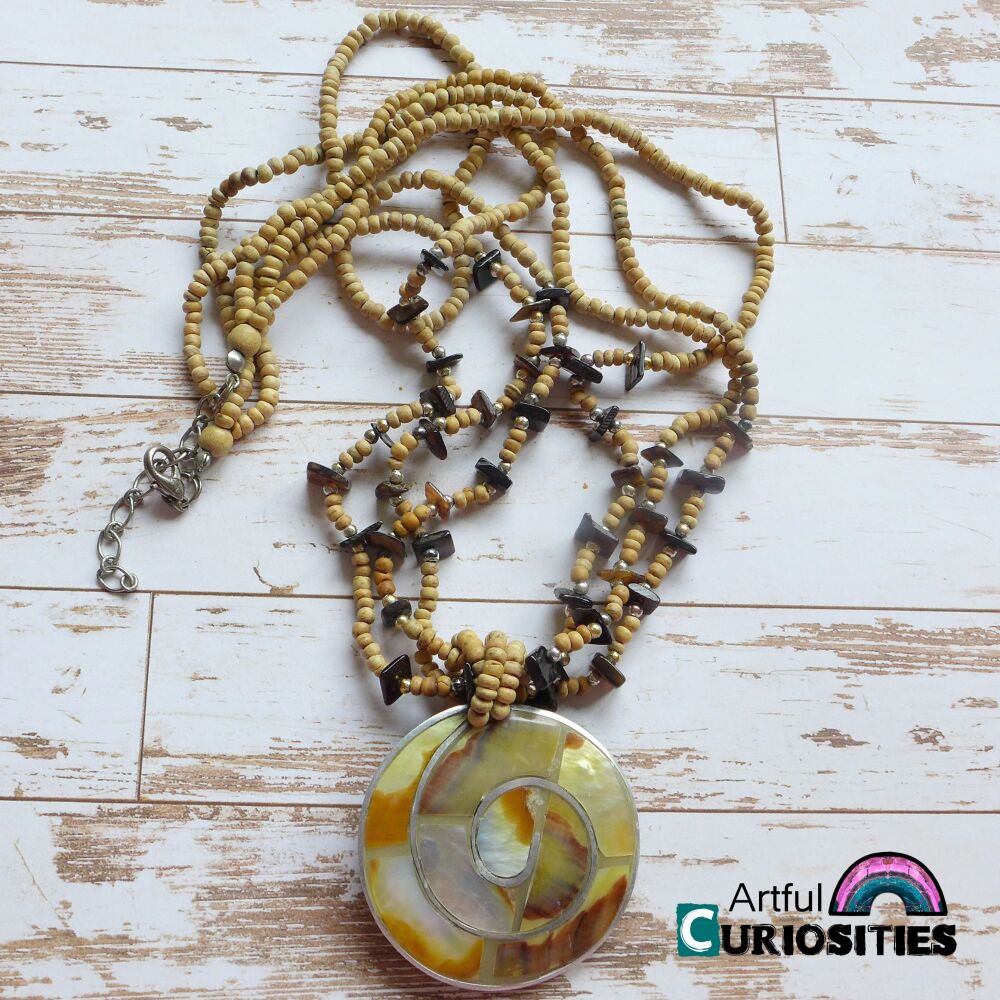 Jewellery - Beaded Shell Pendent Necklace - AC254