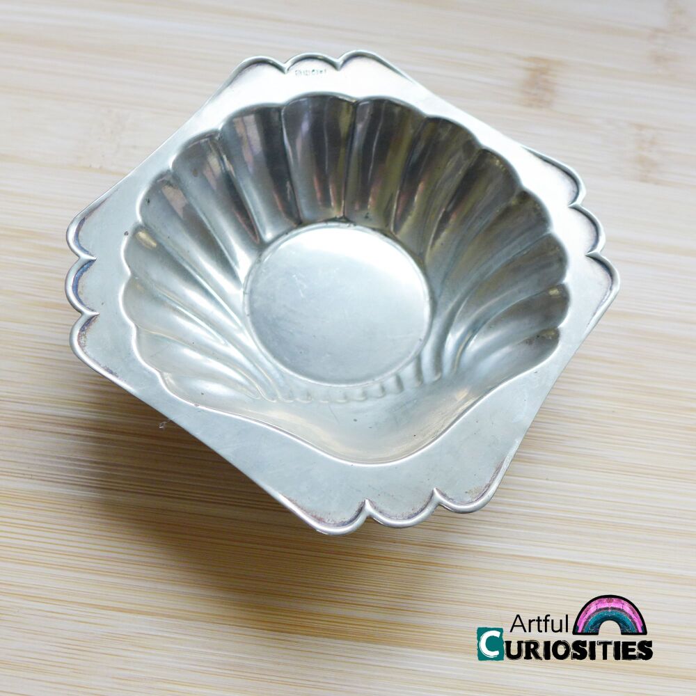 Surfaces - EPNS Patina Square Shell Soap Dish - AC313