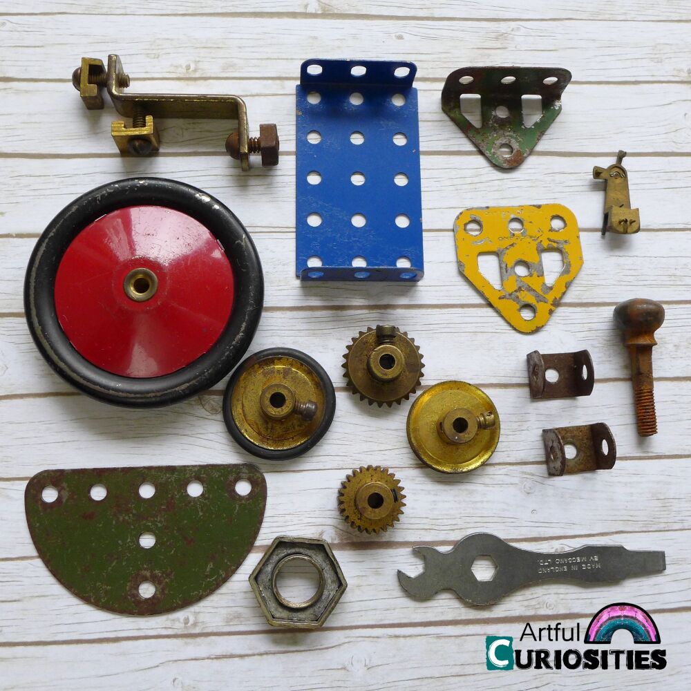 Embellishments - Rusty Metal Bits - AC316