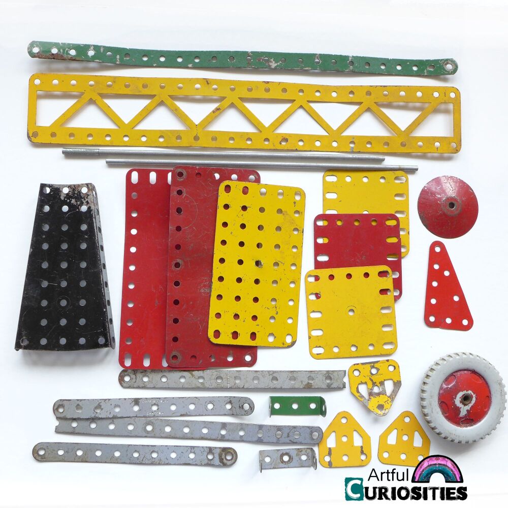 Embellishments - Rusty Metal Plates - AC364