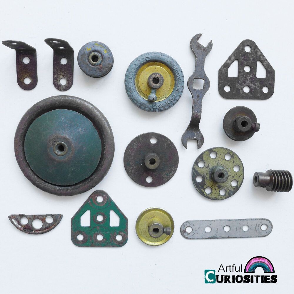 Embellishments - Rusty Metal Bits - AC377
