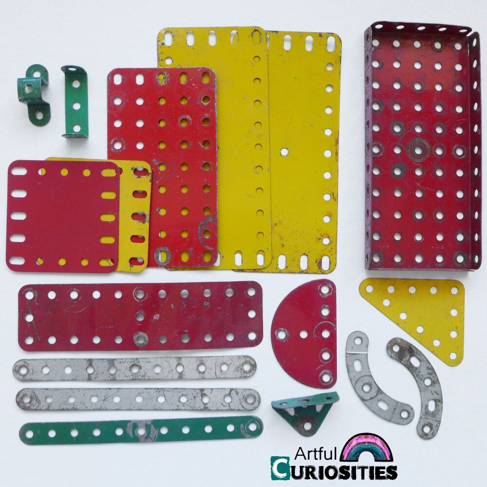 Embellishments - Rusty Metal Plates - AC378
